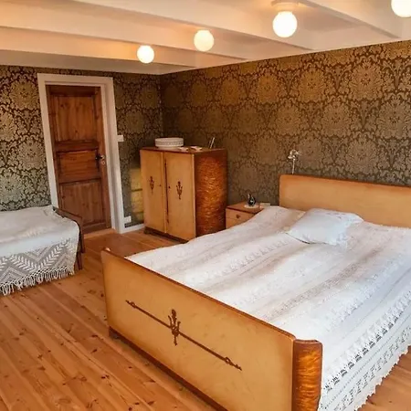 Koselig Gammelt Gardstun