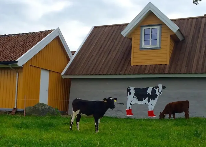 Leilighet Koselig Gammelt Gårdstun *
