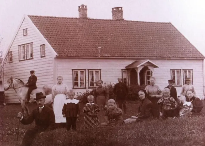 Koselig Gammelt Gårdstun