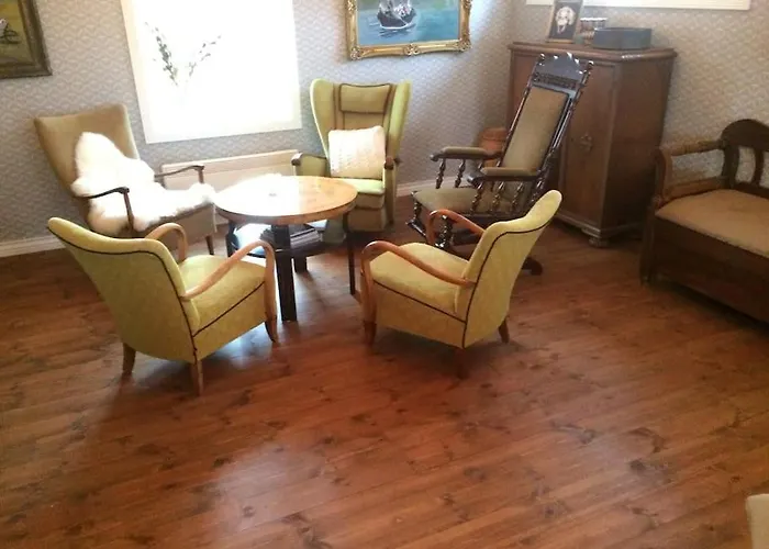 Koselig Gammelt Gardstun * Stavanger