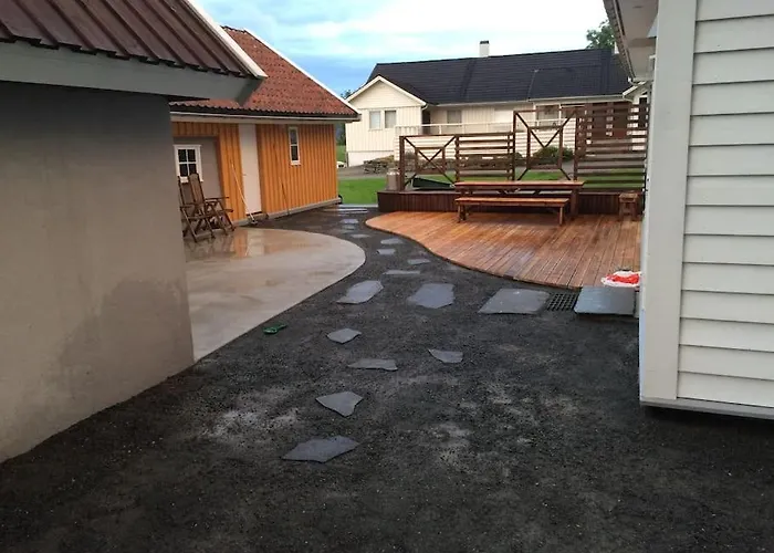 Koselig Gammelt Gårdstun Leilighet