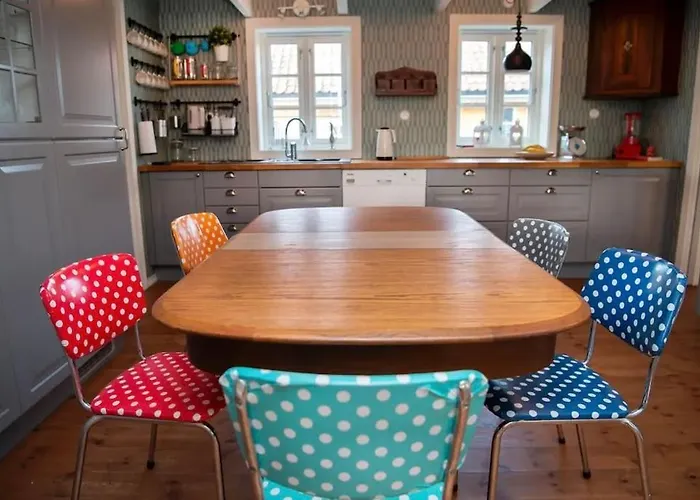 Koselig Gammelt Gårdstun * Stavanger