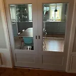 Leilighet Koselig Gammelt Gårdstun