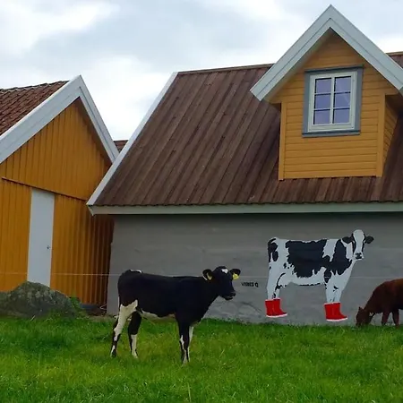 Leilighet Koselig Gammelt Gårdstun *