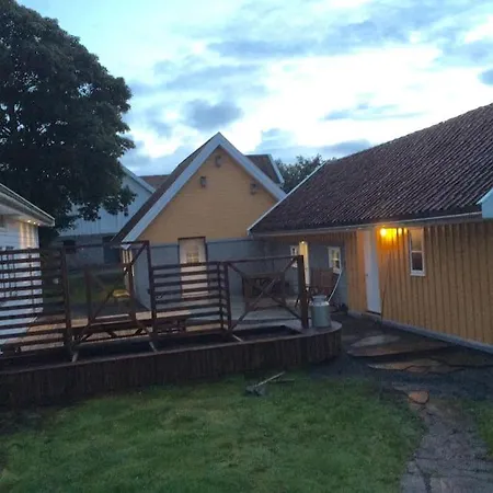 Koselig Gammelt Gårdstun