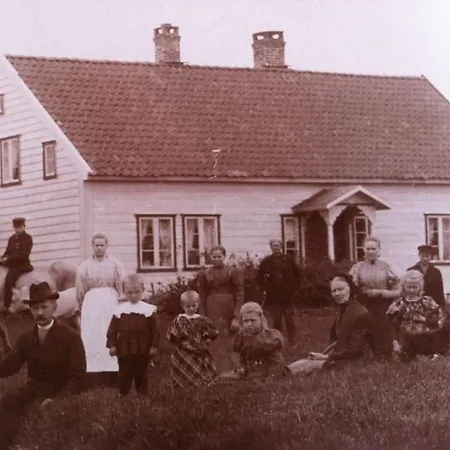 Koselig Gammelt Gårdstun
