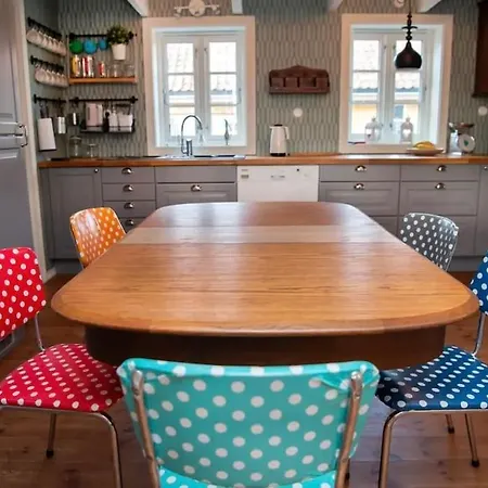 Koselig Gammelt Gårdstun * Stavanger